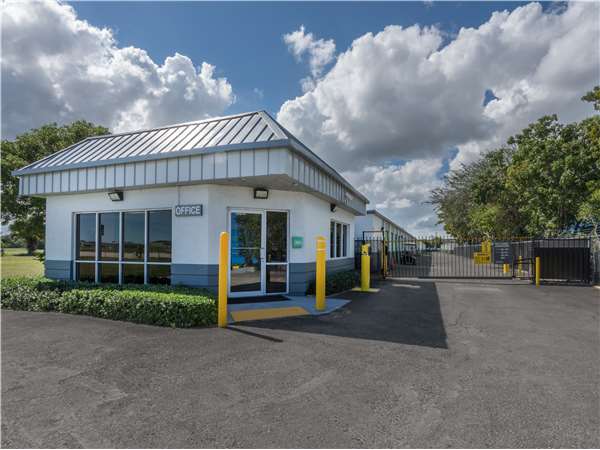 Extra Space Storage facility at 401 N Military Trl - West Palm Beach, FL