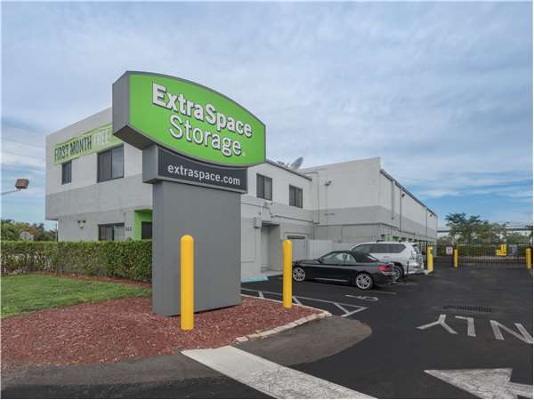 Extra Space Storage facility at 855 W Commercial Blvd - Fort Lauderdale, FL