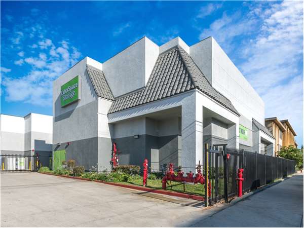 Extra Space Storage facility at 12830 Roselle Ave - Hawthorne, CA