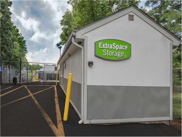 Extra Space Storage facility at 725 US-1 - Iselin, NJ