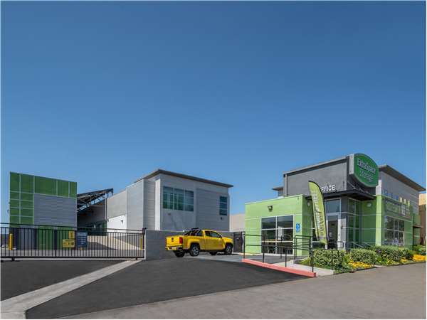 Extra Space Storage facility at 10261 Glenoaks Blvd - Pacoima, CA