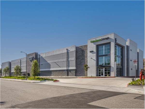 Extra Space Storage facility at 4690 Industrial St - Simi Valley, CA
