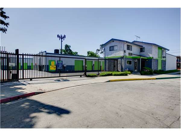 Extra Space Storage facility at 194 E Artesia Blvd - Long Beach, CA