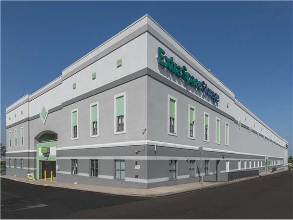 Extra Space Storage facility at 1415 Old Bergen Blvd - Fort Lee, NJ