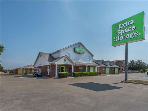 Storage Units In Garland Tx At 2809 Belt Line Rd Extra Space