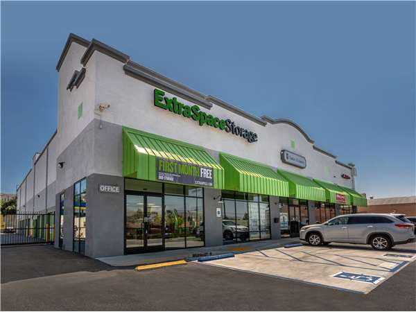 Extra Space Storage facility at 8250 Foothill Blvd - Sunland, CA