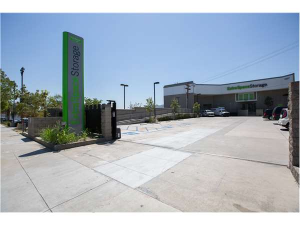 Extra Space Storage facility at 6527 San Fernando Rd - Glendale, CA