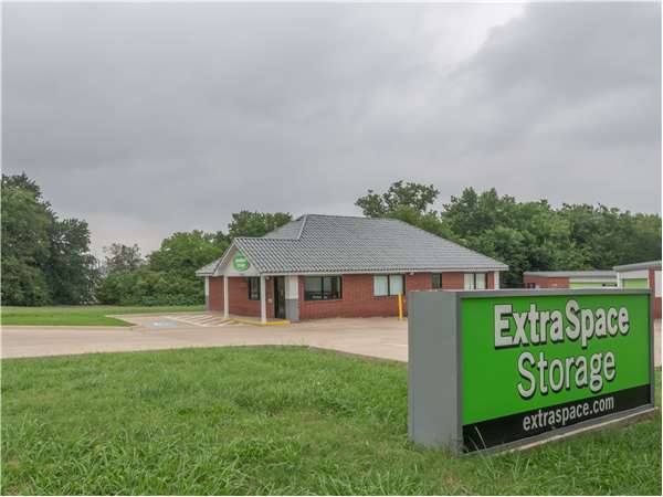 Extra Space Storage facility at 3950 Gus Thomasson Rd - Mesquite, TX