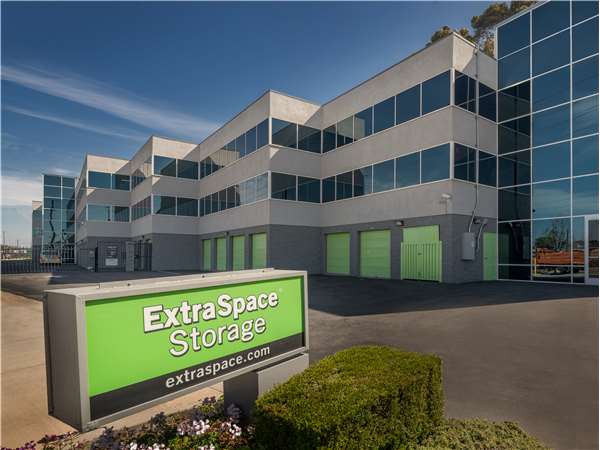 Extra Space Storage facility at 12714 S La Cienega Blvd - Hawthorne, CA