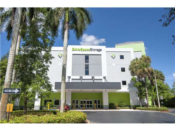 Extra Space Storage facility at 16400 W State Rd 84 - Weston, FL