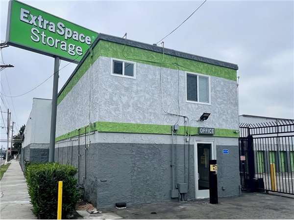 Extra Space Storage facility at 9635 Van Nuys Blvd - Panorama City, CA