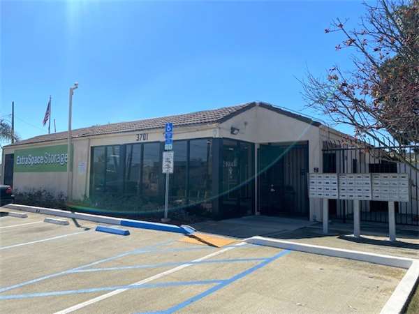Extra Space Storage facility at 3701 Inglewood Ave - Redondo Beach, CA