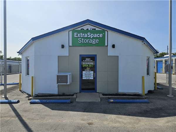 Extra Space Storage logo