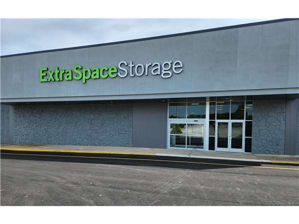 Extra Space Storage facility at 14 Dairyland Sq - Red Lion, PA