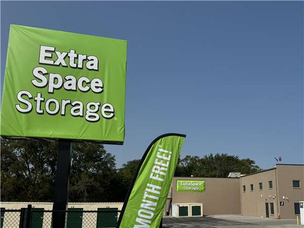 Extra Space Storage facility at 240 W 79th Ave - Merrillville, IN