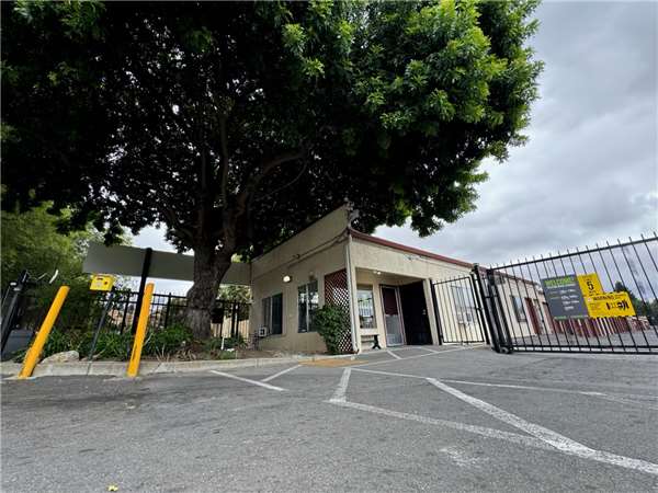 Extra Space Storage facility at 26869 Mission Blvd - Hayward, CA