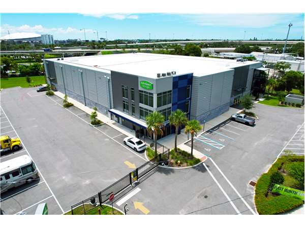 Extra Space Storage facility at 1650 7th Ave N - St Petersburg, FL