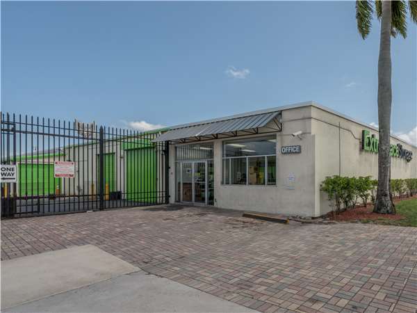 Extra Space Storage facility at 2290 NW 19th St - Fort Lauderdale, FL