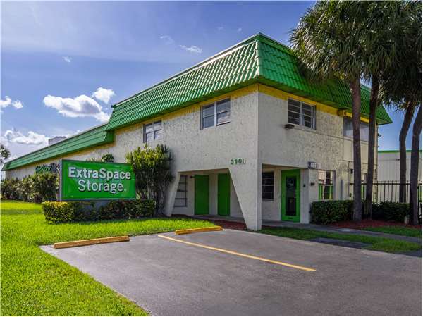 Extra Space Storage facility at 3901 W Sunrise Blvd - Fort Lauderdale, FL