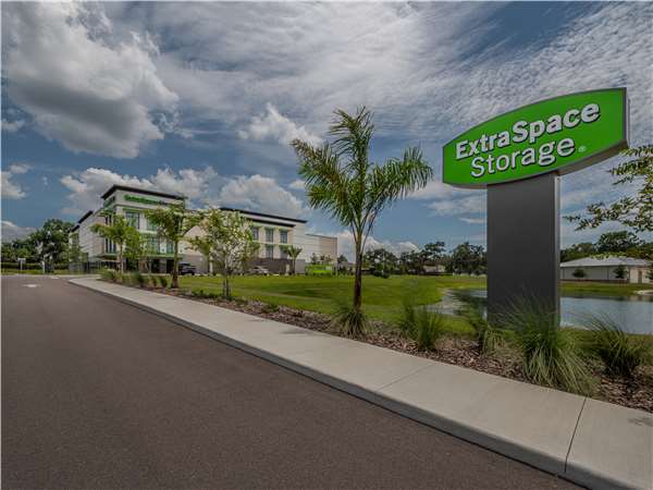 Extra Space Storage facility at 13665 Fishhawk Blvd - Lithia, FL