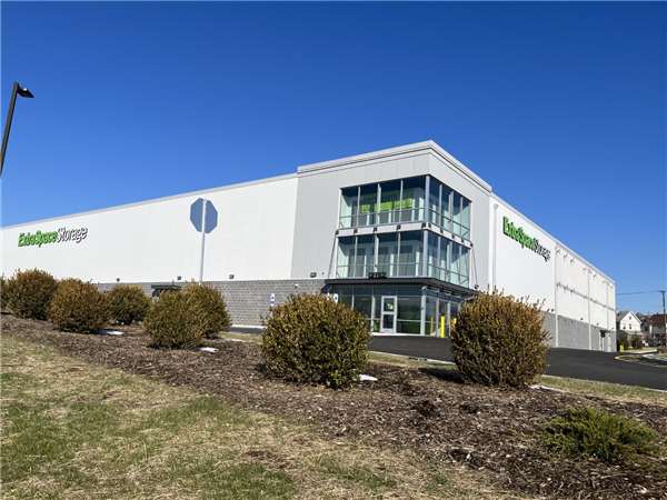 Extra Space Storage facility at 33 NJ-17 - East Rutherford, NJ