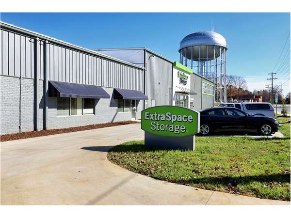 Extra Space Storage logo
