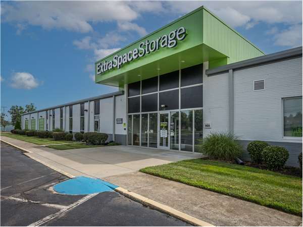 Extra Space Storage facility at 9601 Monroe Rd - Charlotte, NC