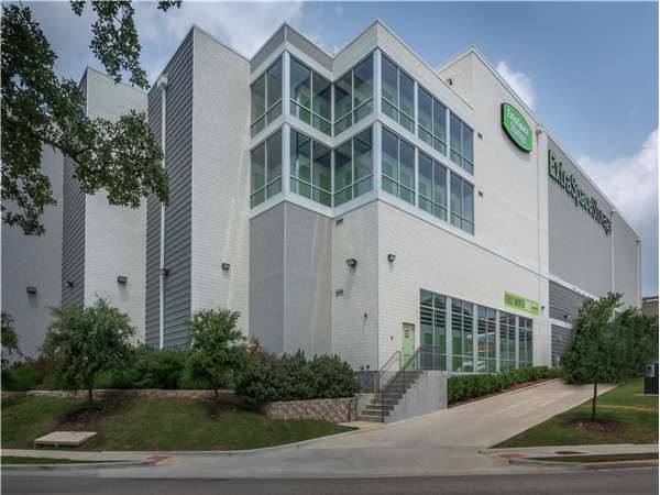 Extra Space Storage facility at 7701 Banner Dr - Dallas, TX