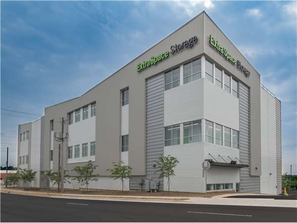 Extra Space Storage facility at 1000 N Graham St - Charlotte, NC