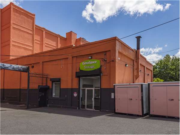 Extra Space Storage facility at 272 Sussex Ave - Newark, NJ